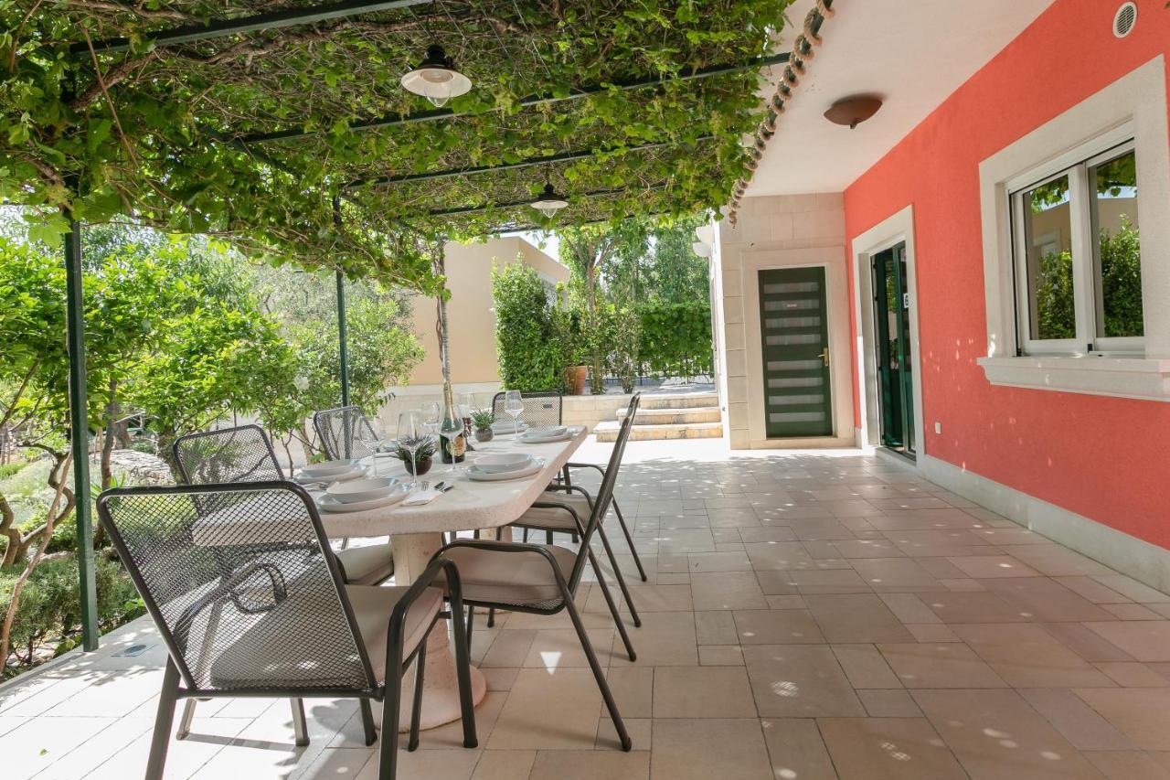 Apartment Vila Volicija ماكارسكا المظهر الخارجي الصورة